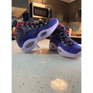 Reebok Question Mid Ghost Of Chritmas Future
Sneakers in Purple
